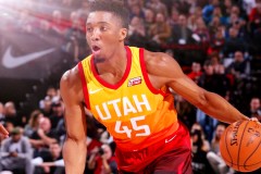 独行侠再次用训练营合同签下大个子中锋，他能争取到双向合同吗？